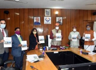 ग्राम्य विकास एवं पलायन आयोग की बैठक में आयोग द्वारा तैयार की गई बागेश्वर के ग्रामीण क्षेत्रों पर आधारित रिर्पोट का मुख्यमंत्री ने किया विमोचन Migration commission