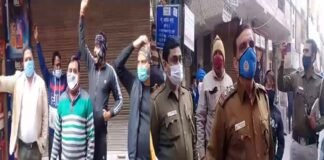 न्यू अशोक नगर इलाके मे चोरों का आतंक जारी, एक और मोबाइल दुकान में चोरी, चोर पुलिस की पकड़ से बाहर Robbery in New Ashok Nagar