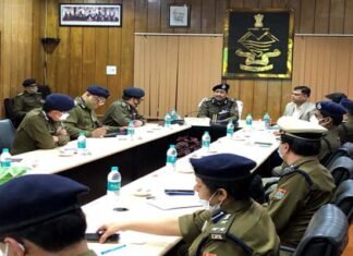 उत्तराखंड : पुलिस महानिदेशक अब पुलिस कर्मियों को 20 हजार की जगह दे पाएंगे एक लाख का इनाम, पुलिस को SMART बनाने की दिशा में प्रयास जारी Uttarakhand DGP will now be able to give a reward of one lakh to police personnel