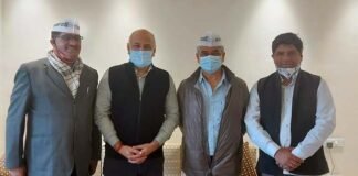 उत्तराखंड बीजेपी के दिग्गज नेता विनोद कपरुवाण हुए आम आदमी पार्टी में शामिल, बीएस नेगी सहित कइयों ने थामा आप का दामन Vinod Kapruvan joins aap