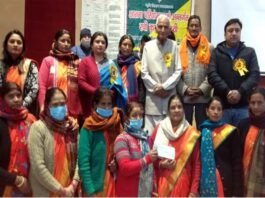 कल्जीखाल: ब्लॉकस्तरीय किसान गोष्ठी में विधायक कोली ने कृषकों को किया सम्मानित, किसान बिल की दी जानकारी block level farmer seminar