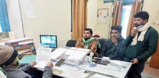 बेरोजगारी व स्टाफ नर्स की भर्ती प्रक्रिया को लेकर पौड़ी कांग्रेस कमेटी के कार्यकर्ताओं ने मुख्यमंत्री को भेजा ज्ञापन Congress Committee workers sent memorandum to CM