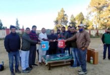 विजय दिवस पर पौड़ी रेडक्रास सोसाइटी द्वारा जरूरतमंद सैनिक आश्रितों को आवश्यक सामाग्री वितरित की गई redcross-sociaty-pauri