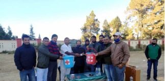 विजय दिवस पर पौड़ी रेडक्रास सोसाइटी द्वारा जरूरतमंद सैनिक आश्रितों को आवश्यक सामाग्री वितरित की गई redcross-sociaty-pauri