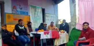 जनता के द्वार कार्यक्रम में एडीएम ने कल्जीखाल ब्लॉक के ग्राम फलदा पहुंचकर सुनी ग्रामीणों की समस्यायें ADM-listened-villagers-problem