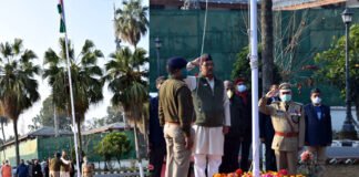 72वें गणतंत्र दिवस के अवसर पर मुख्यमंत्री त्रिवेन्द्र सिंह रावत ने विभन्न कार्यक्रमों में किया ध्वजारोहण CM-Trivendra-hoisted-the-flag
