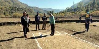 द्वारीखाल ब्लॉक के सीला बांघाट में क्रिकेट प्रतियोगिता का शुभारम्भ, उद्घाटन मैच में कंदरोडा क्लब ने बूंगा क्लब को 26 रनों से दी मात Cricket competition inaugurated in Sila Banghat of Dwarakhal block