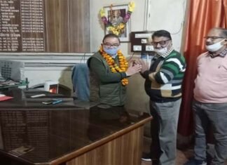 संयुक्त चिकित्सालय श्रीनगर के नवनियुक्त चिकित्सा अधीक्षक डॉक्टर गोविंद पुजारी को रोटरी क्लब ने किया सम्मानित Dr.-Govind-Pujari