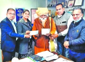 60 वर्षों से गुफा में रहने वाले फक्कड़ बाबा ने राम मंदिर के लिए दान दी एक करोड़ की धनराशि Fakkar Baba donated one crore funds for Ram temple
