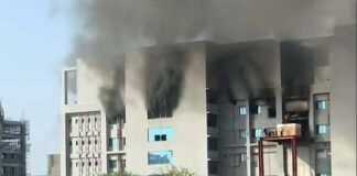 महाराष्ट्र के पुणे स्थित सीरम इंस्टीट्यूट में लगी आग : 5 लोगों की मौत, मुख्यमंत्री ने दिए जांच के आदेश Fire in Serum Institute, Pune