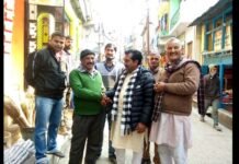 कांग्रेस प्रदेश सचिव कवीन्द्र इस्टवाल ने सतपुली में किया जनसंपर्क Kavindra Istwal