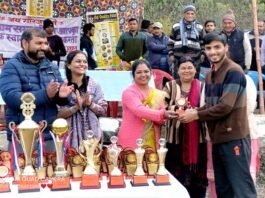 सीला बांघाट में क्रिकेट प्रतियोगिता का सफल समापन, रोमांचक फाइनल में रबाडा इलेवन चेलुसैण बना विजेता Rabada XI Chellusain became the winner in the final of Silla Banghat cricket competition