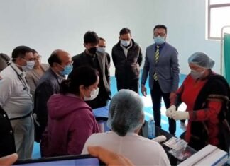 वैक्सीनेशन का ड्राईरन रहा सफल, स्वास्थ्यकर्मियों ने टीकाकरण का मोर्चा संभाला, अधिकारियों ने लिया जायजा Vaccination dry run was successful in noida
