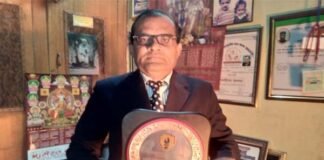 शिक्षण कार्य के साथ-साथ बच्चों में भारतीय संस्कृति के बीजरोपित करने का कार्य कर रहे हैं अखिलेश चन्द्र चमोला chamola