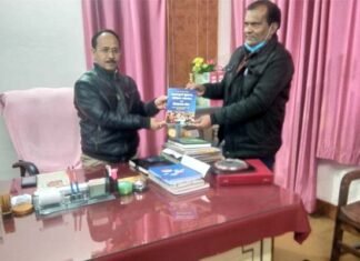 इन्टरनेशनल एजुकेशन अवार्ड 2020 से सम्मानित शिक्षक चमोला ने अपर शिक्षा निदेशक से की शिष्टाचार भेंट