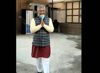 एम्स से डिस्चार्ज हुए CM त्रिवेंद्र सिंह रावत, अभी कुछ दिन दिल्ली आवास में रहेंगे होम आइसोलेट CM Trivendra Singh Rawat discharged from AIIMS Delhi