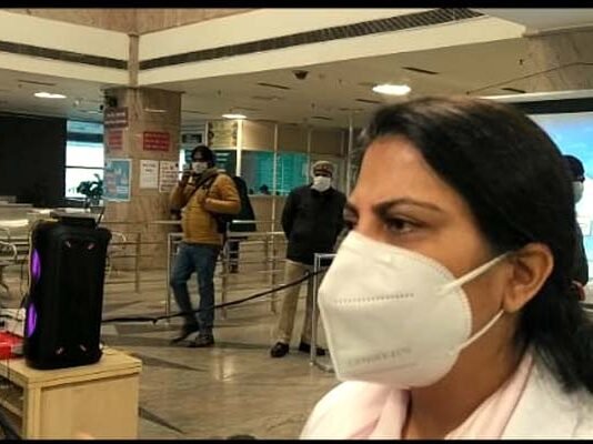 नोएडा : चाइल्ड पीजीआई में शमीम को तथा सीएचसी भंगेल में शीतल को लगा कोरोना का पहला टीका, सांसद डा. महेश शर्मा ने भी लगवाया टीका covid-vaccination-in-noida
