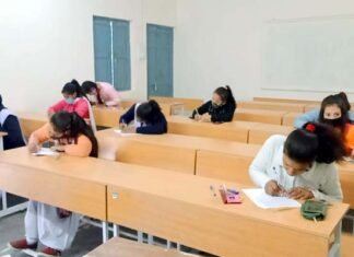 युवा दिवस पर सतपुली महाविद्यालय में निबंध प्रतियोगिता का आयोजन Essay competition organized in Satpuli College on Youth Day