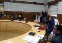 पौड़ी गढ़वाल: विकास योजनाओं से संबंधित कार्यों की प्रगति संतोषजनक न होने चार अधिकारियों का स्पष्टीकरण तलब cdo summoned clarification from officials