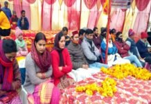 कुड़ीगांव पंचायत महोत्सव के आखिरी दिन रही मीना राणा एवं सौरभ मैठाणी के गीतों की धूम, बारिश और कड़ाके की ठंड भी न डिगा सकी दर्शकों का धौर्य kudigaon-festival