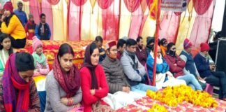 कुड़ीगांव पंचायत महोत्सव के आखिरी दिन रही मीना राणा एवं सौरभ मैठाणी के गीतों की धूम, बारिश और कड़ाके की ठंड भी न डिगा सकी दर्शकों का धौर्य kudigaon-festival