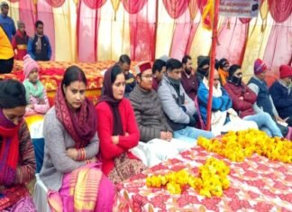 कुड़ीगांव पंचायत महोत्सव के आखिरी दिन रही मीना राणा एवं सौरभ मैठाणी के गीतों की धूम, बारिश और कड़ाके की ठंड भी न डिगा सकी दर्शकों का धौर्य kudigaon-festival