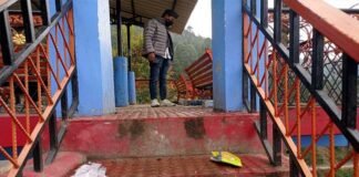 पर्यटन स्थल पौड़ी के पौड़ी-कल्जीखाल मोटर मार्ग में बने वैली व्यू पॉइंट्स बन गए हैं पियक्कड़ों एवं शरारती तत्वों के अड्डे view-point-pauri