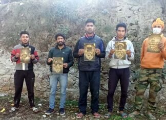 ‘एक मुठ्टी मिट्टी शहीदों के नाम’ के तहत कांग्रेस कार्यकर्ताओं ने पौड़ी से एकत्र की एक-एक मुट्ठी मिट्टी youth-congress-pauri-garhwal