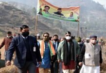 उत्तराखंड : चमोली की दुर्मी घाटी पहुंचे सीएम त्रिवेन्द्र रावत, आजादी के बाद पहली बार पहुंचा कोई मुख्यमंत्री Durmi-valley-of-Chamoli