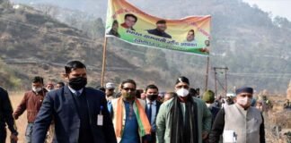 उत्तराखंड : चमोली की दुर्मी घाटी पहुंचे सीएम त्रिवेन्द्र रावत, आजादी के बाद पहली बार पहुंचा कोई मुख्यमंत्री Durmi-valley-of-Chamoli