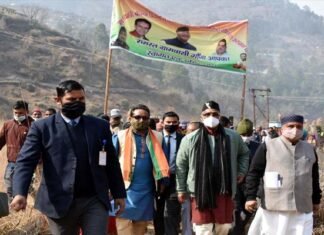 उत्तराखंड : चमोली की दुर्मी घाटी पहुंचे सीएम त्रिवेन्द्र रावत, आजादी के बाद पहली बार पहुंचा कोई मुख्यमंत्री Durmi-valley-of-Chamoli