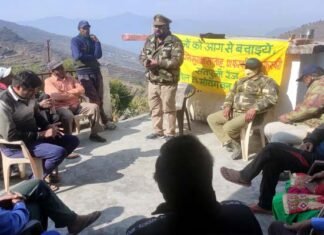 वन विभाग सतपुली ने ग्रामीणों को वनाग्नि से होने वाली क्षति के लिए किया जागरूक Forest-Department-Satpuli