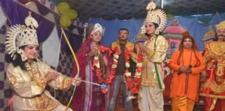 पौड़ी गढ़वाल के इस गाँव में अनोखी पहल, रामलीला में पहली बार महिलायें निभा रही हैं राम से लेकर रावण तक के सभी किरदार Ramlila characters played by women