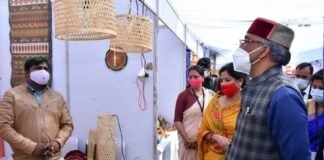 संजीवनी फेस्ट कार्यक्रम में पहुंचे सीएम त्रिवेन्द्र, उत्तराखण्ड के स्थानीय उत्पादों पर आधारित स्टॉलों का किया अवलोकन Sanjeevani Fest dehradun