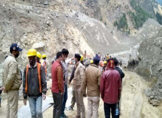 चमोली जिले के आपदा ग्रस्त तपोवन व रैणी गांव पहुंचे आप कार्यकर्ता aap-digmohan-negi