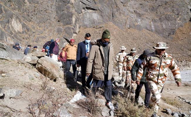 cm-trivendra-in-raini-village