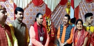 मां धारी देवी की डोली यात्रा का बुराड़ी स्थित बद्री-केदार मंन्दिर में भव्य स्वागत dhari-devi-doli-yatra-buradi