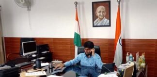“हक की बात जिलाधिकारी के साथ” कार्यक्रम, में जिलाधिकारी ने सुनीं महिलाओं की शिकायतें dm-gautambudh-nagar