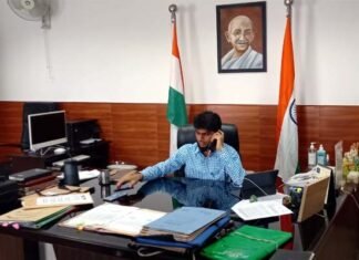 “हक की बात जिलाधिकारी के साथ” कार्यक्रम, में जिलाधिकारी ने सुनीं महिलाओं की शिकायतें dm-gautambudh-nagar
