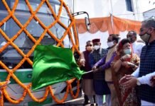मुख्यमंत्री ने इलेक्ट्रिक बसों के संचालन का किया शुभारम्भ electric-bus-in-dehradun