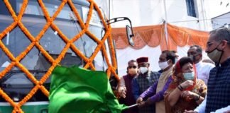मुख्यमंत्री ने इलेक्ट्रिक बसों के संचालन का किया शुभारम्भ electric-bus-in-dehradun