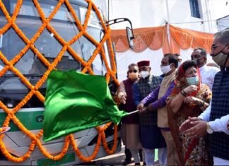 मुख्यमंत्री ने इलेक्ट्रिक बसों के संचालन का किया शुभारम्भ electric-bus-in-dehradun