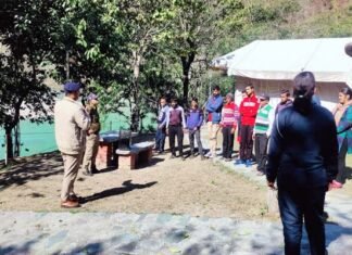 सतपुली पुलिस ने ब्यास घाट में लोगों को किया अलर्ट glacier-broke-in-Chamoli district