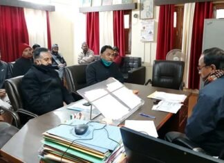 शिक्षक समस्याओं के निराकरण हेतु राजकीय जू.हा. शिक्षक संघ पौड़ी की जिला शिक्षा अधिकारी (बेसिक) से वार्ता Teachers' Union Pauri talks with District Education Officer (Basic)