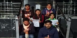 पुलवामा हमले में शहीद वीर सैनिकों को युवा कांग्रेस पौड़ी ने मोमबत्ती जलाकर दी श्रद्धांजलि youth-congress-pauri