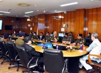 पुलिस अधिकारियों के साथ बैठक में बोले सीएम तीरथ, बेहतर कानून व्यवस्था सरकार की जिम्मेदारी CM-TIRATH-singh-rawat