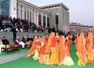 ग्रीष्मकालीन राजधानी की घोषणा के एक वर्ष पूर्ण होने पर गैरसैंण विधानसभा परिसर में सांस्कृतिक संध्या व दीपोत्सव कार्यक्रम Gairsain-assembly