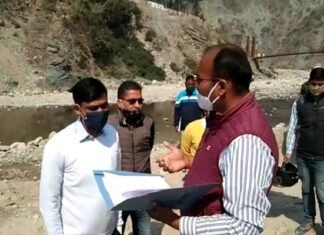 सतपुली : एसडीएम ने खनन में पोकलैंड एवं जेसीबी का उपयोग रोका, बिना परमिशन किया जा रहा था मशीनों से खनन SDM stops use of Pokeland and JCB in mining