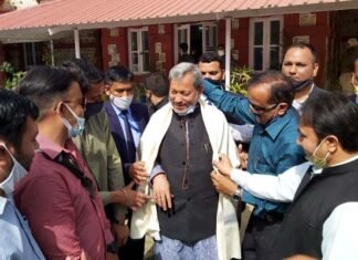 CM हो तो तीरथ सिंह रावत जैसा, चंद घण्टों में उत्तराखंड बेव मीडिया एशोसिएशन की माँगों पर लगी मुहर, पत्रकारों ने शाल उढ़ाकर किया आभार व्यक्त Uttarakhand wev Media Association