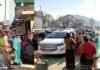 पेयजल संकट से जूझ रहे कल्जीखाल ब्लॉक के ग्रामीणों ने डीएम की गाड़ी रोककर किया घेराव Villagers encircle DM's car
